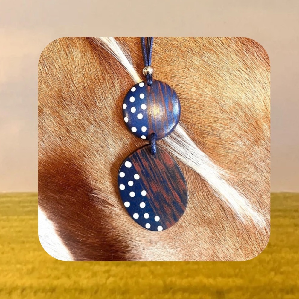 🏷️🎉🆕 wooden abstract blue & white polka dot hand painted necklace